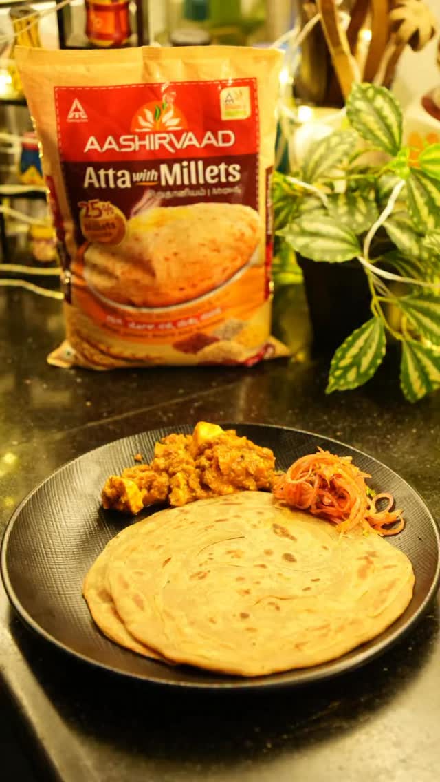 Instagram post by @mangais_kitchen for Aashirvaad. Caption reads: Lachha Paratha Lovers Save karo ❤️🥰

🌾 Dough:
•....