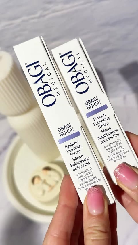 Instagram post by @cat_____lady for Obagi Medical. Caption reads: #GiftedByObagi ✿❯───𝕆𝕓𝕒𝕘𝕚────❮✿ ➡️𝟑𝟓....