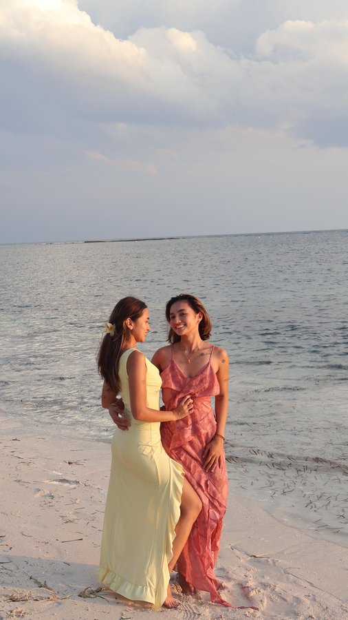 Instagram post by @ynnsnchz for ShopBack. Caption reads: DIY or Tour? Which team are you? 

No matter how....