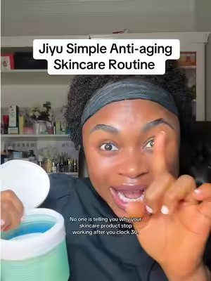TikTok post by @aishaskns for JiYu Skin. Caption reads: [...] and seal trio @JIYU #jiyuhealandseal....