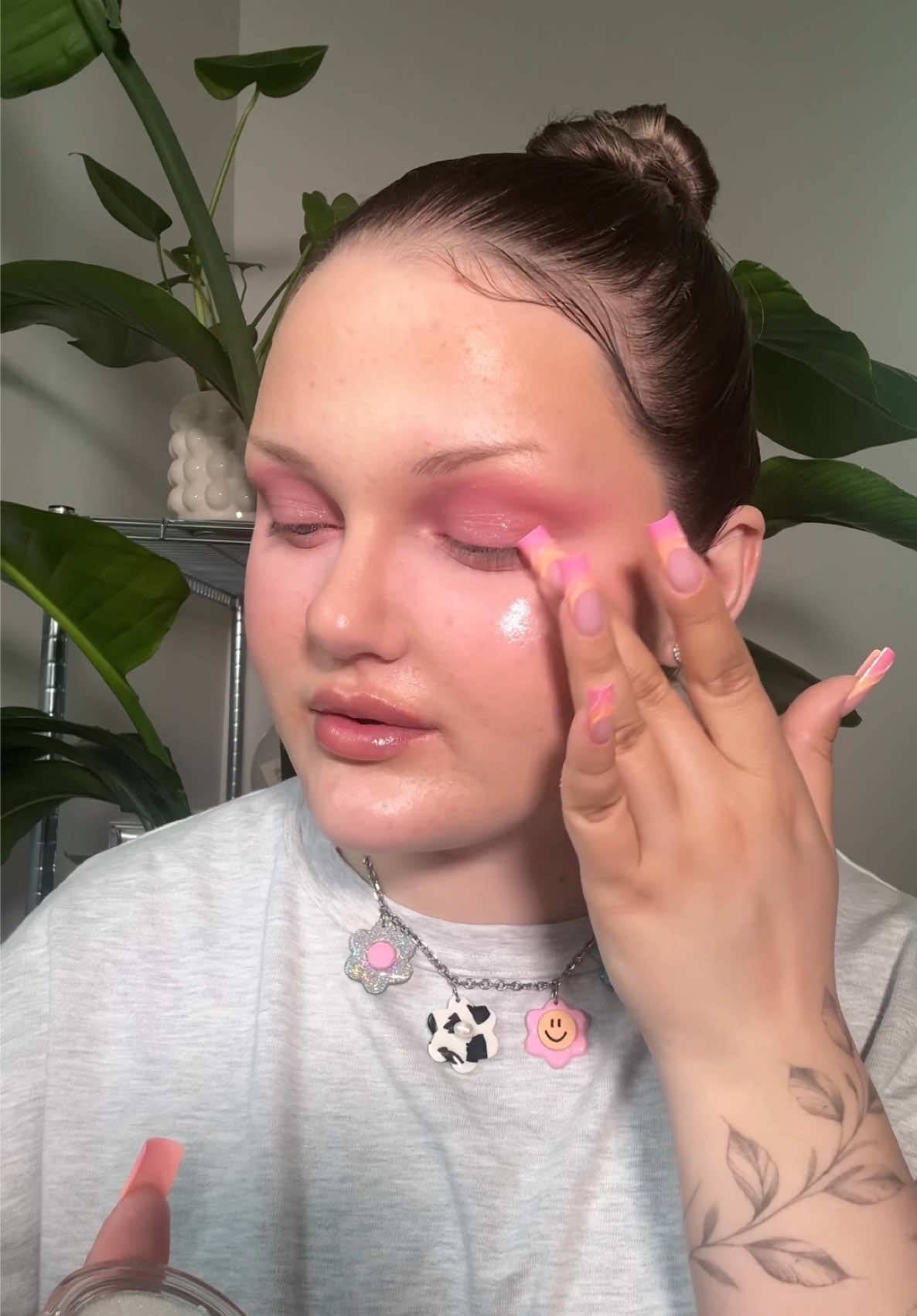 TikTok post by @klaudiakempska for Essence Cosmetics. Caption reads: [reklama] jeszcze urodzinowy klimat z....
