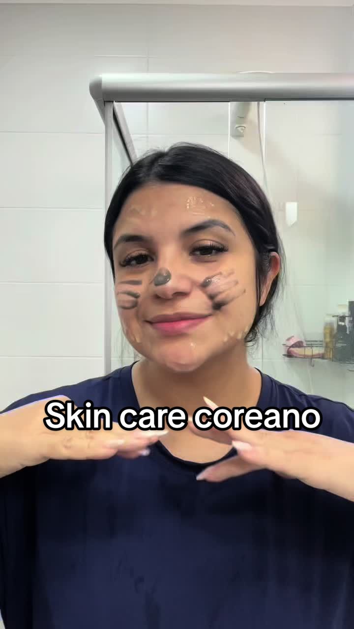 TikTok post by @kariannarivas for mixsoon. Caption reads: [...] mi piel en 5 minutos gracias a él skin care....