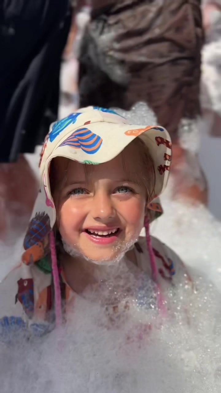TikTok post by @goodnatka for Nivea. Caption reads: ☀️ Słońce, woda i… obowiązkowy punkt każdego dnia....