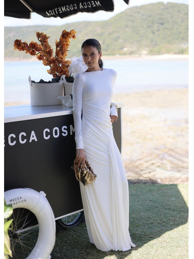 Instagram post by @janithanperera for Mecca Cosmetica. Caption reads: gorgeous day with @meccacosmetica for....