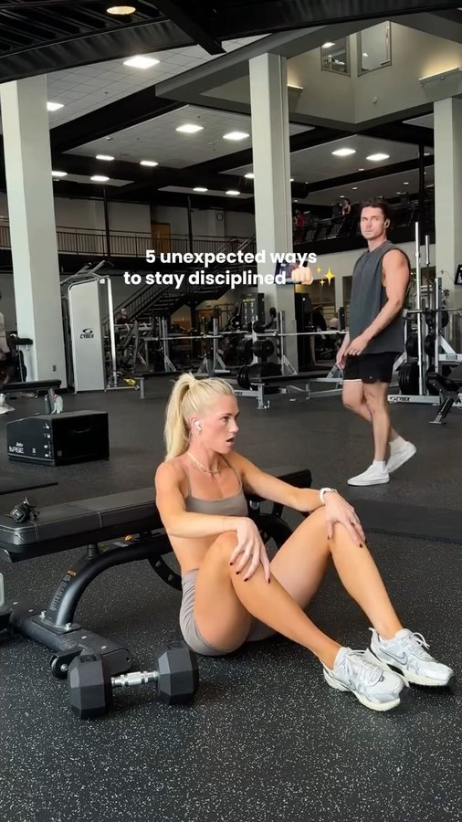 Instagram post by @domorewithlaur for POWERADE. Caption reads: here for the girls struggling to find discipline....