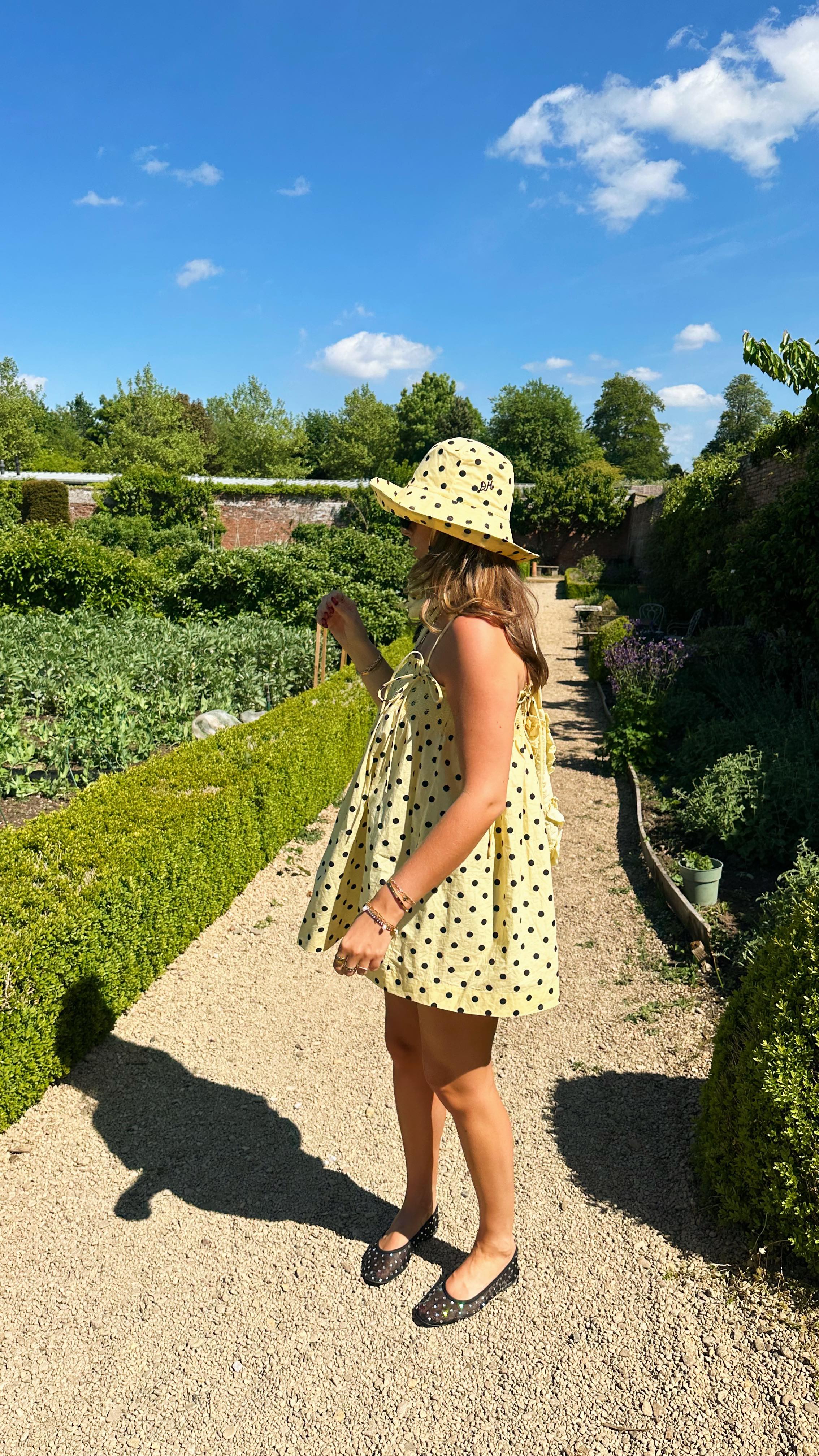 Instagram post by @tabithamy1 for Soho House. Caption reads: welcome back to 90 SECOND ROOM TOURS⭐️🏡🌳🪵

so....