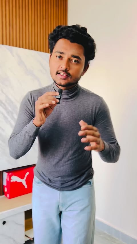 Instagram post by @dustedfashion for UNIQLO. Caption reads: [...] smart layers ❄️
My winter essential : UNIQLO....