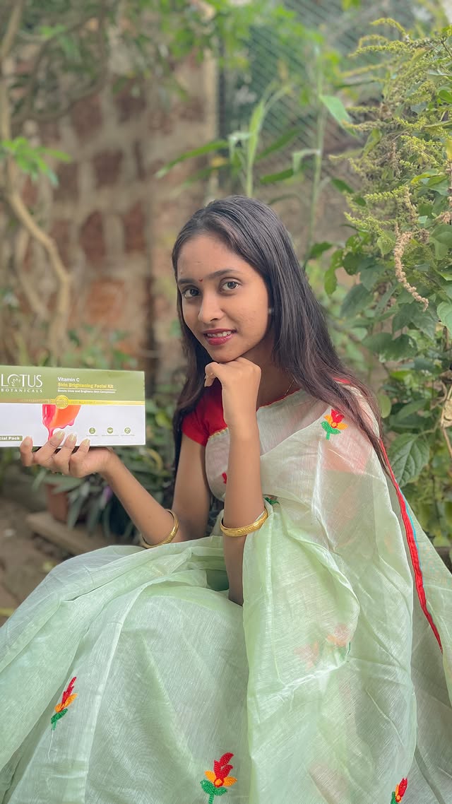 Instagram post by @officialvaish25 for Lotus Botanicals. Caption reads: [...] achieve a parlor-like look with the Lotus....