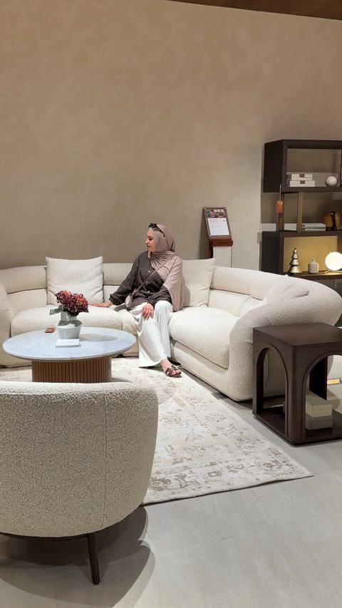 Instagram post by @dusk2illdawn for Castlery. Caption reads: @castleryau are hosting a Summer Refresh Sales....