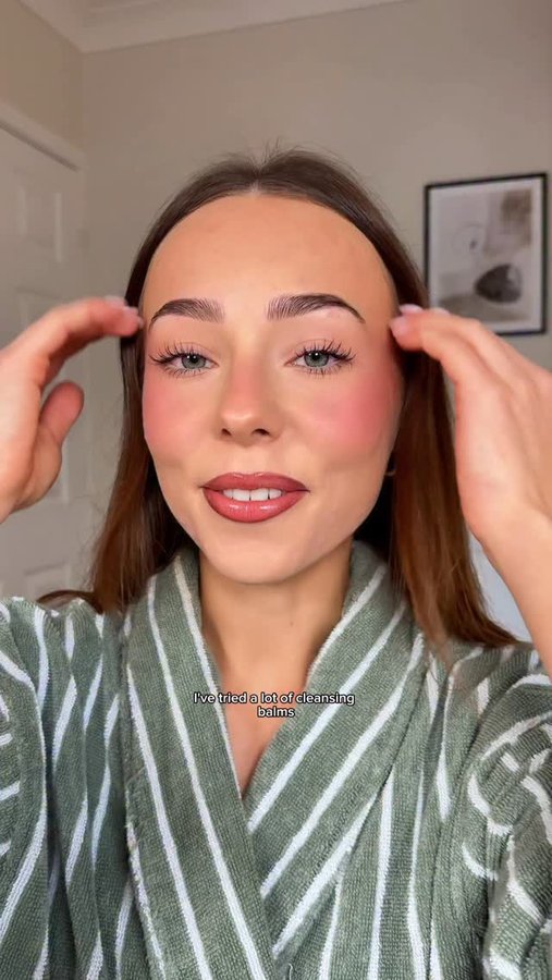 Instagram post by @wiktoriastefaniaa for Facetheory. Caption reads: ad the most satisfying part of my night....