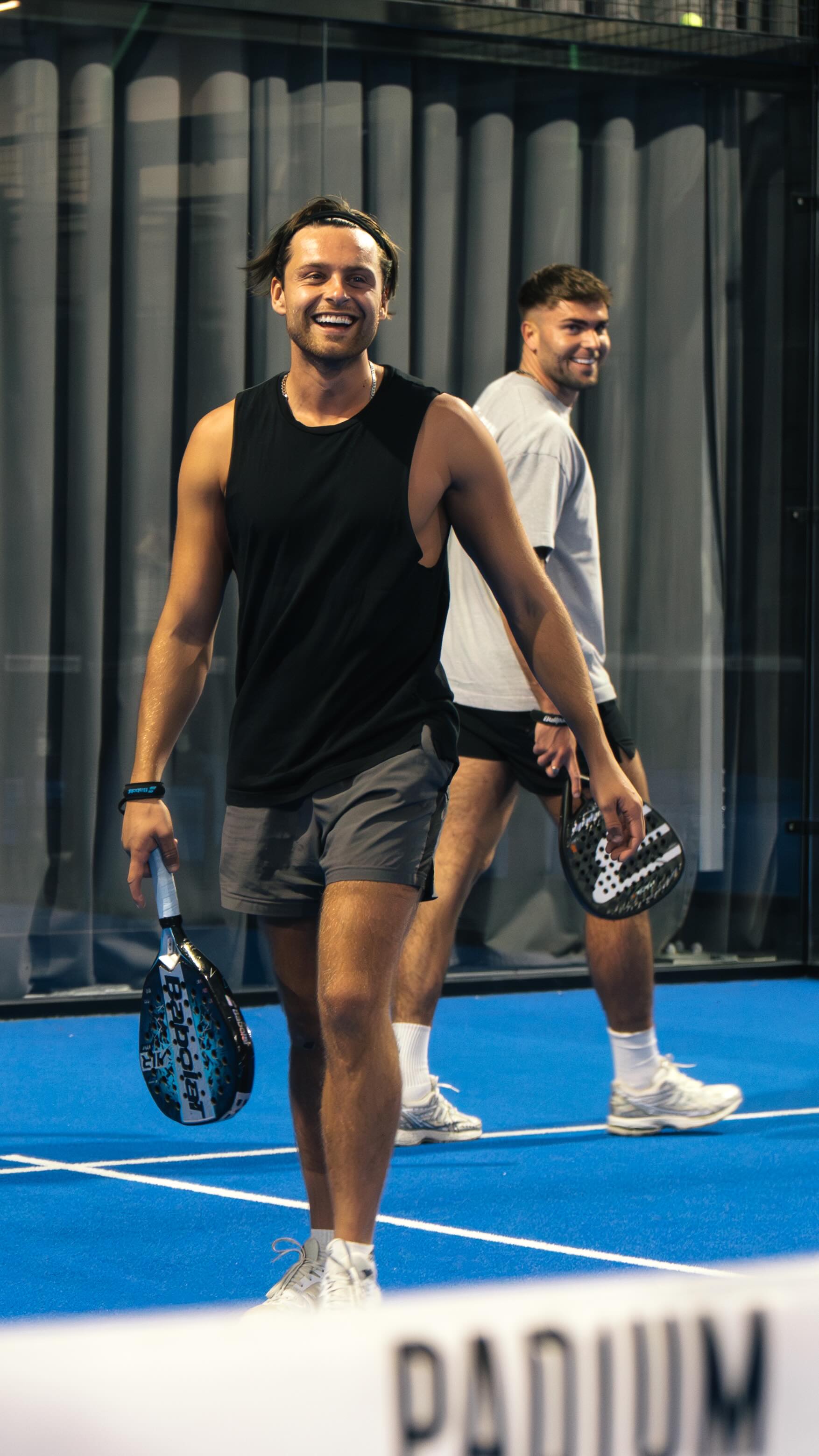 Instagram post by @caseyogorman for Estrid. Caption reads: AD @heyestrid new face razor giving me the....