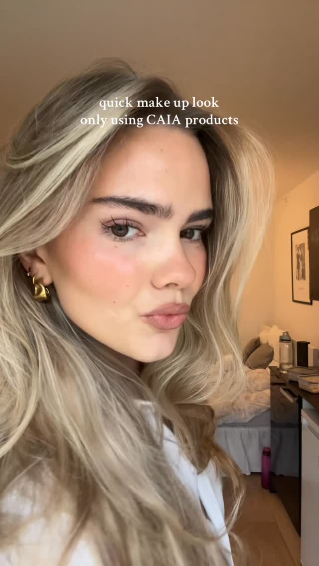 Instagram post by @christine.louiseee for CAIA Cosmetics. Caption reads: anzeige/ obsessed! @caiacosmetics #caiacreator.