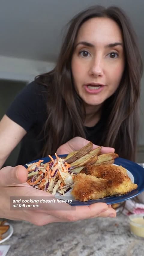 Instagram post by @mac.larena for HelloFresh US. Caption reads: A quarter of Canadians surveyed admit that debates....