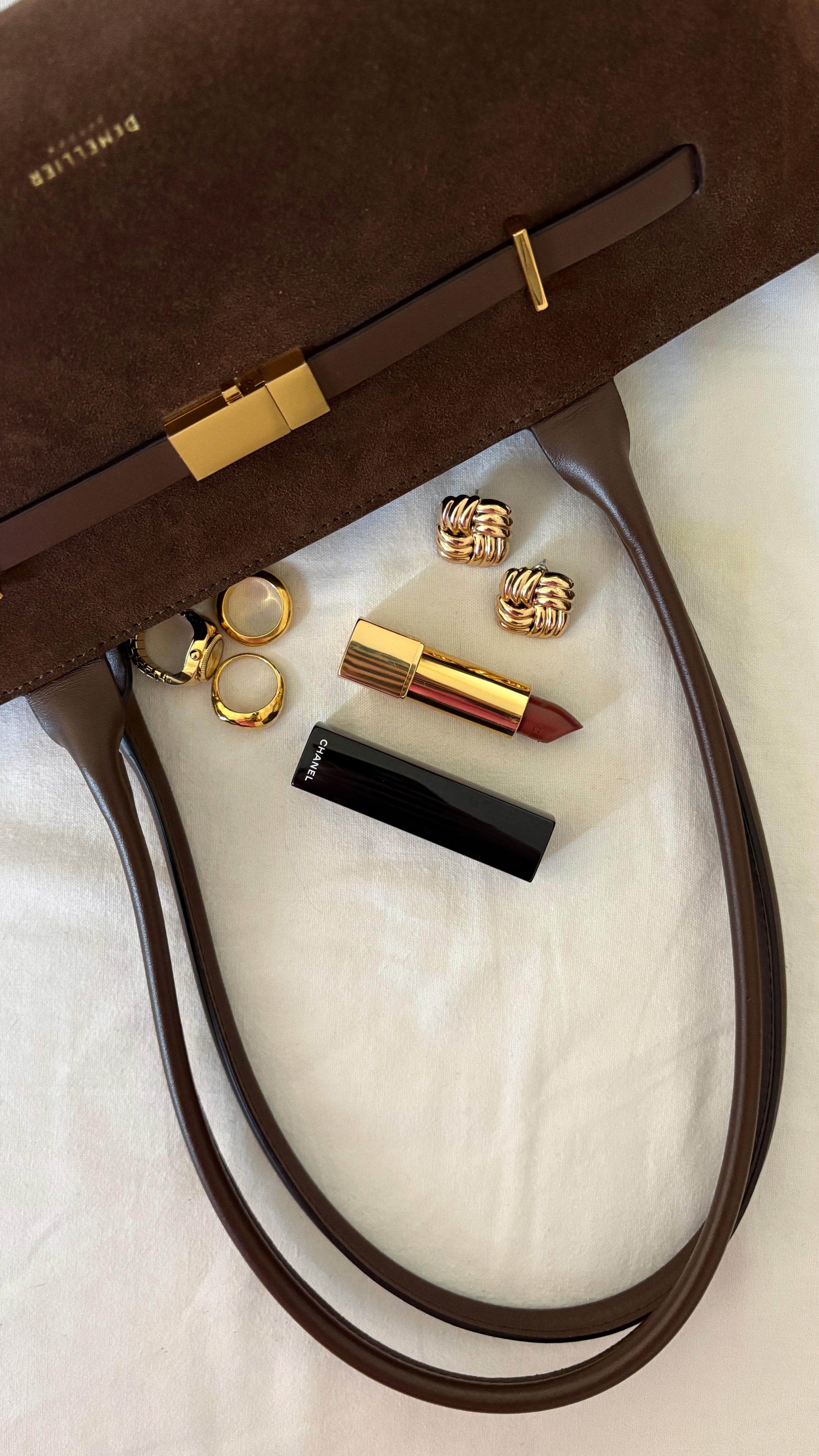 Instagram post by @notessie for Showpo. Caption reads: [...] dad
　
*giftedby / wearing @showpo....