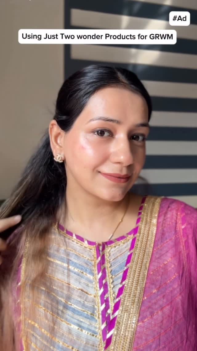 Instagram post by @kaur_anmol_11 for Viral Pitch. Caption reads: #AD
Makeup that improves skin - Powered by Vitamin....