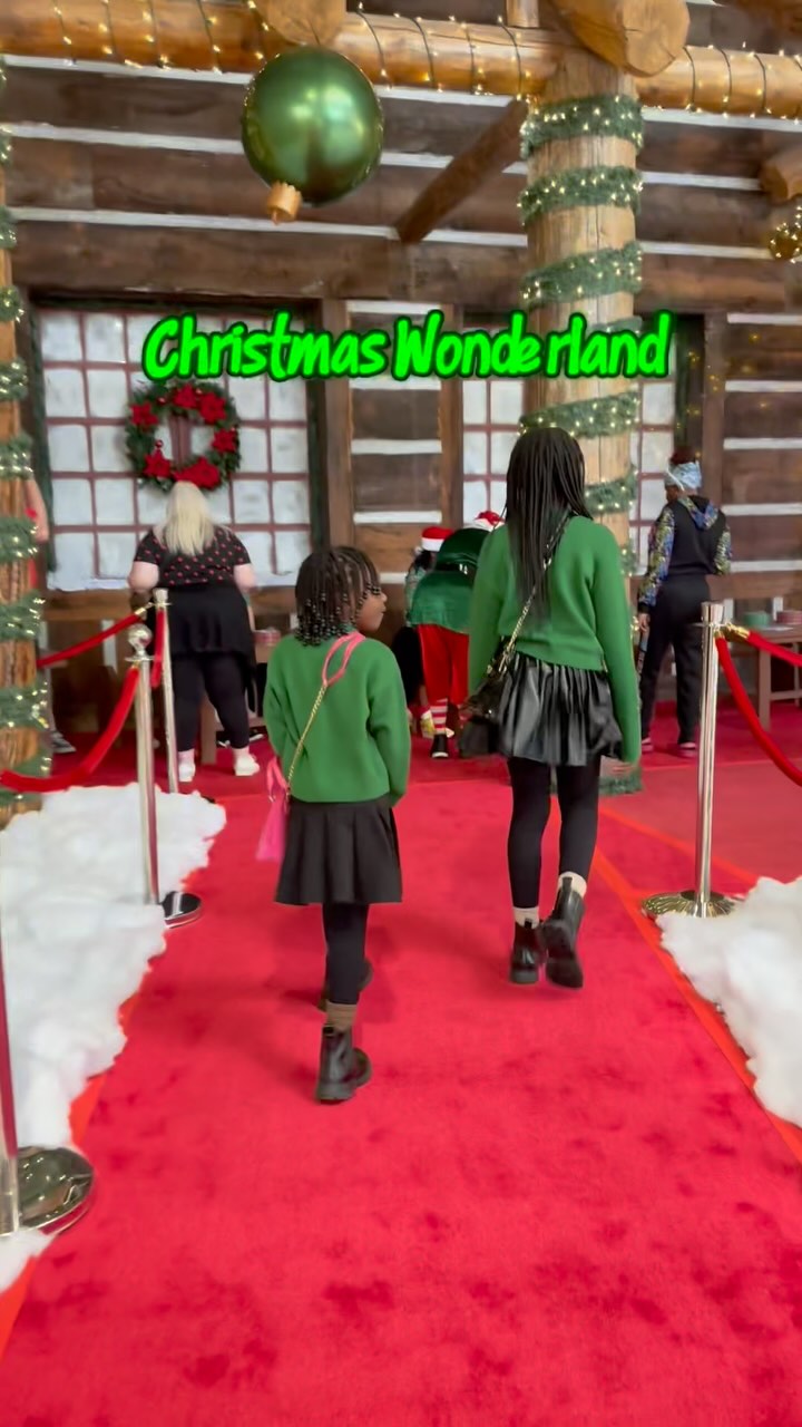 Instagram post by @lele_meerah_ for Dezerland Park Orlando. Caption reads: Such a beautiful day @dezerlandparkorlandoofficial....