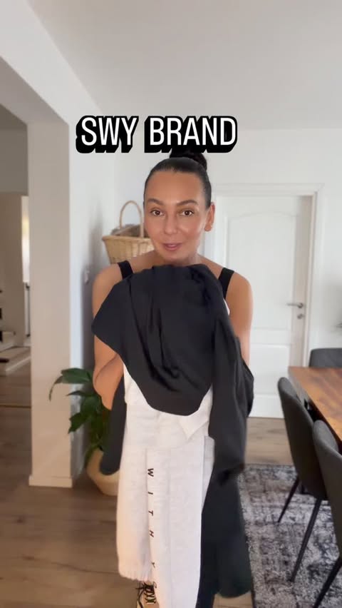 Instagram post by @lifestyle.emi.mama for SWYbrand. Caption reads: [...] ne mogu odlučit koja mi je najbolja ,....