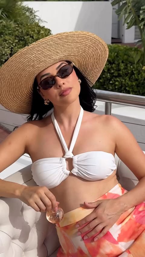 Instagram post by @natasha_joubert for Kérastase. Caption reads: Nothing more iconic than celebrating the Gloss....