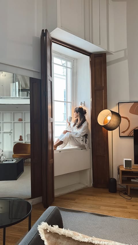 Instagram post by @sheetaldorby for Blueground. Caption reads: [...] what I loved about staying with....