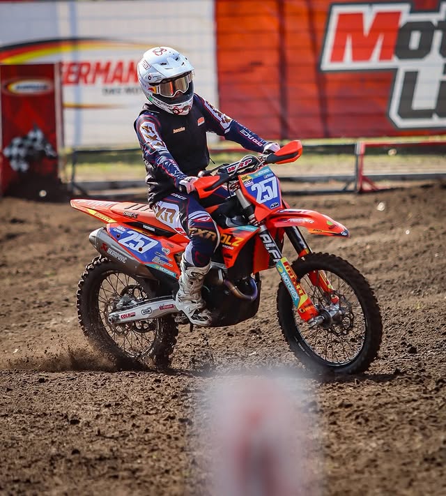 Instagram post by @pachmann_lexi for KTM. Caption reads: [...] THANKS TO ALL MY SPONSORS & TEAM 🙏🏼....