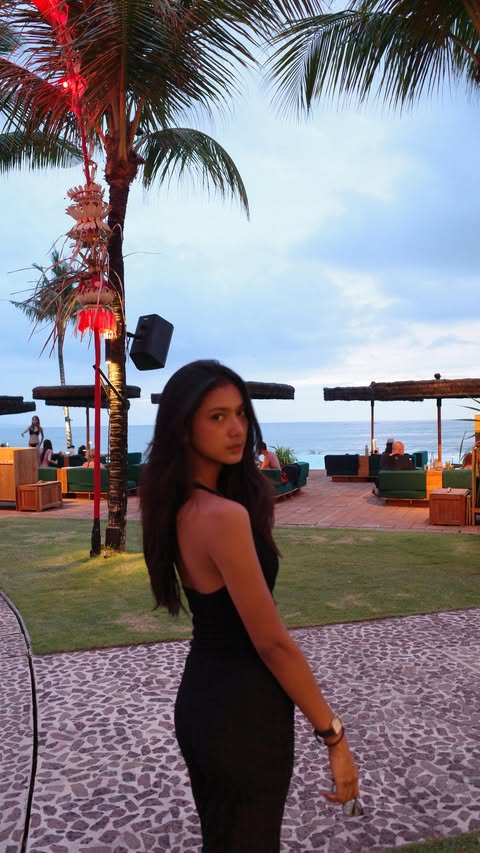 Instagram post by @flaviozavieraa for Scarlett Whitening. Caption reads: udah gapernah takut lagi kalo olahraga kesiangan....