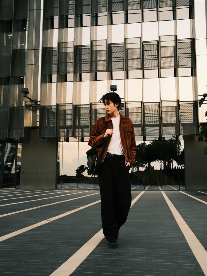 Instagram post by @aa.busofficial for RIMOWA. Caption reads: On the move, in the Groove.
@RIMOWA
#RIMOWA....