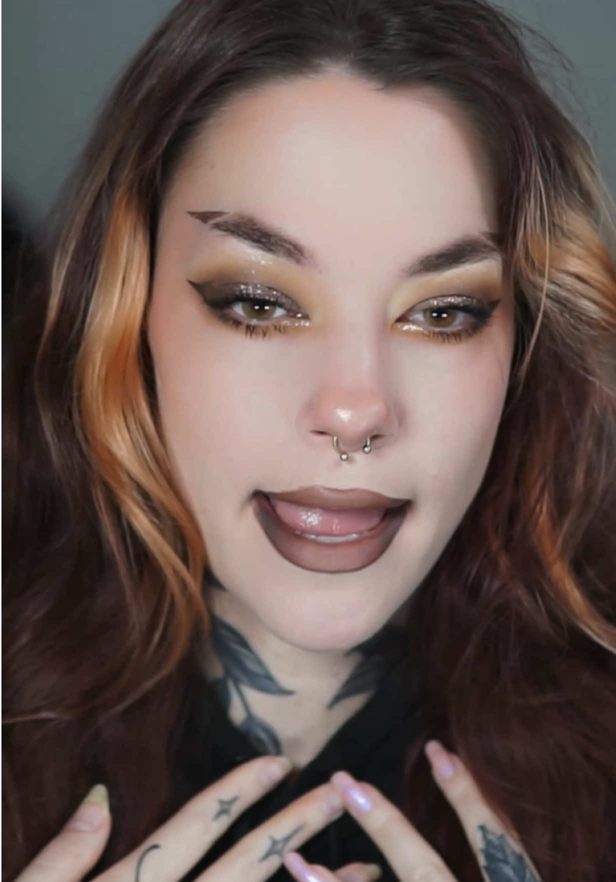 TikTok post by @courtneyquarantine for About-face Beauty. Caption reads: [...] @urban decay whiskey gel eyeliner....