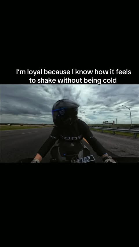 Instagram post by @linz_rides for Cardo Systems. Caption reads: [...] code Linzrides 5% off @cardosystems Link in....