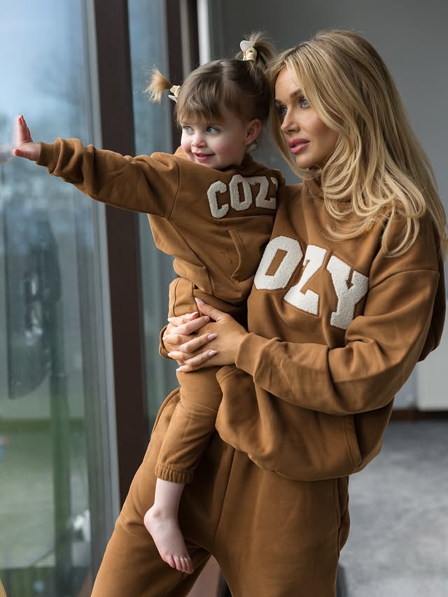 Instagram post by @lauraanderson1x for Cozy Crew Club. Caption reads: 🐻 Matching always @cozycrewclub gifted 📸....