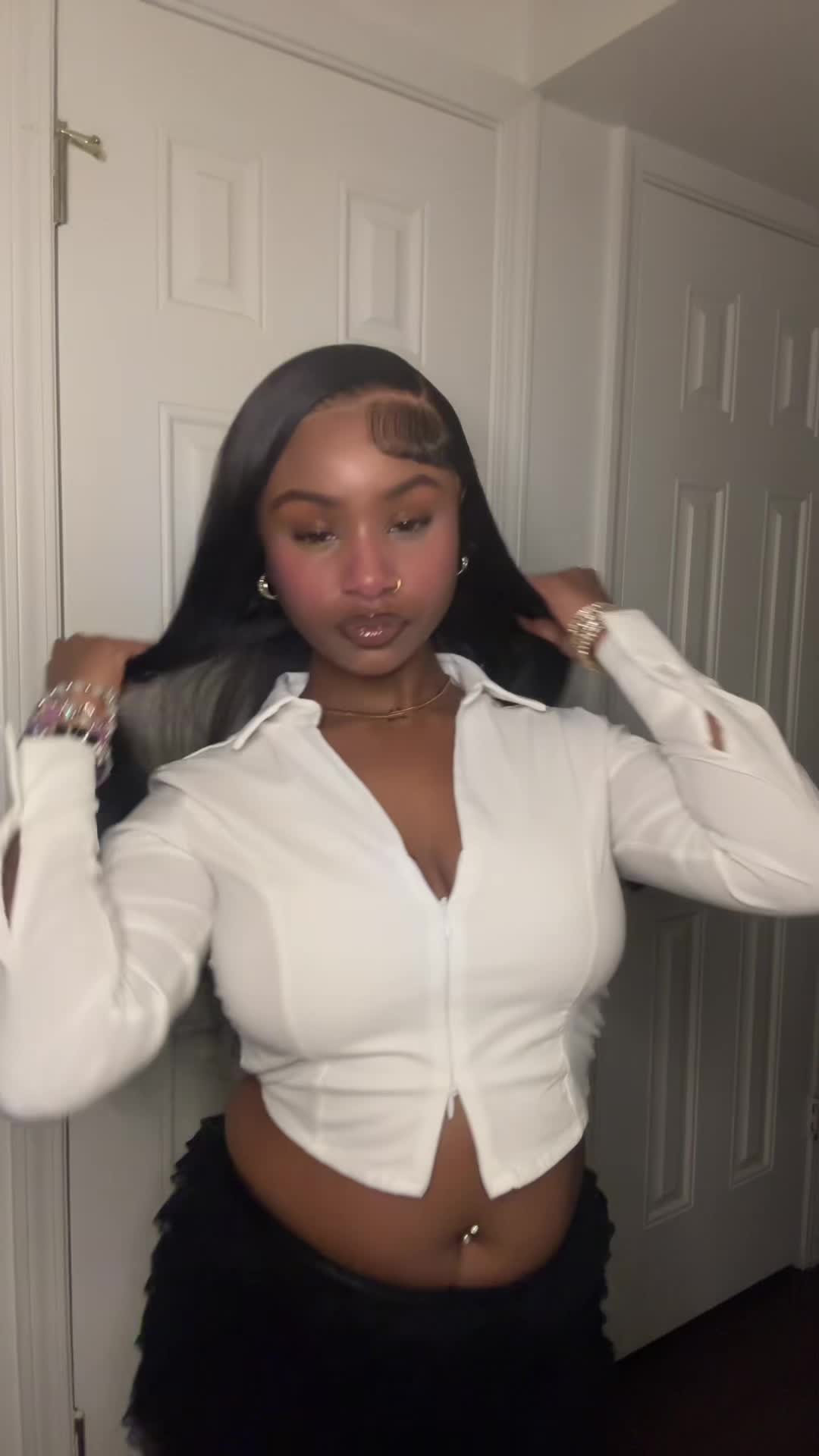 TikTok post by @taejataej1 for Pizazz Hair. Caption reads: @pizazzhairshopping @Pizazzhairstore  26” True to....