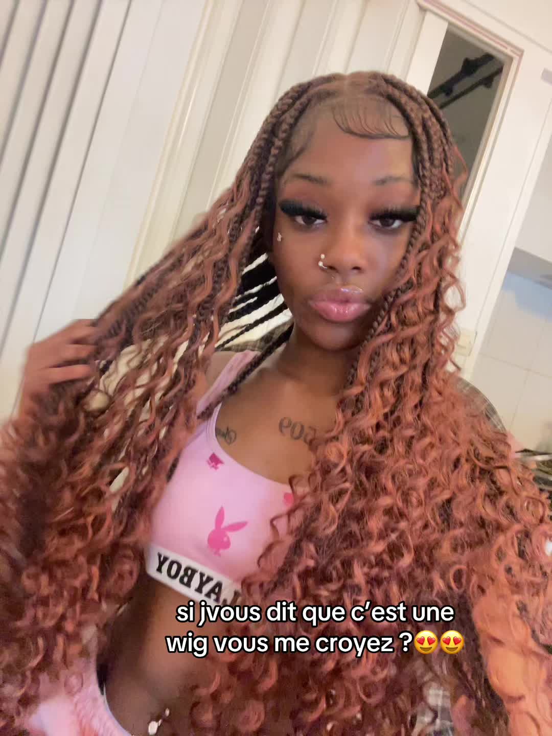 TikTok post by @keyyem.bsb2 for UA Hair. Caption reads: [...] choquer de comment ça rend bien genreee @UA....