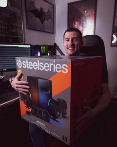Instagram post by @skrisztian23 for SteelSeries. Caption reads: A szomszédok biztosan nem fognak örülni, de végre....
