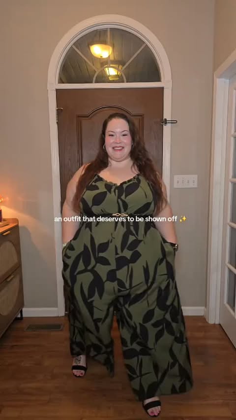 Instagram post by @biggie.beauty for BloomChic. Caption reads: [...] flattering!! I sized up one to a 5x 😍....