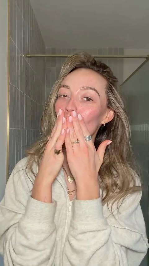 Instagram post by @isobelcummins for ELEMIS. Caption reads: [...] and growing together. Ad ⭐️ The ELEMIS....