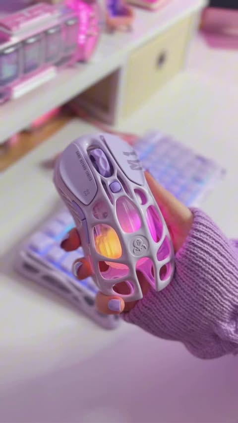 Instagram post by @daizedreams for GravaStar. Caption reads: [...] mouse were sent to me by my sponsor....