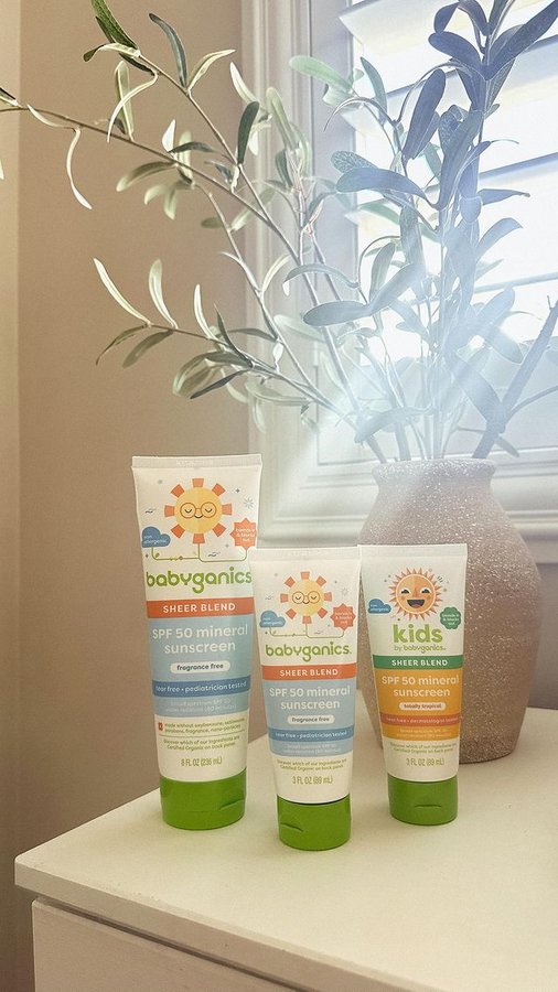 Instagram post by @rachelleswannie for babyganics. Caption reads: With four young kids, I always try my best to be....