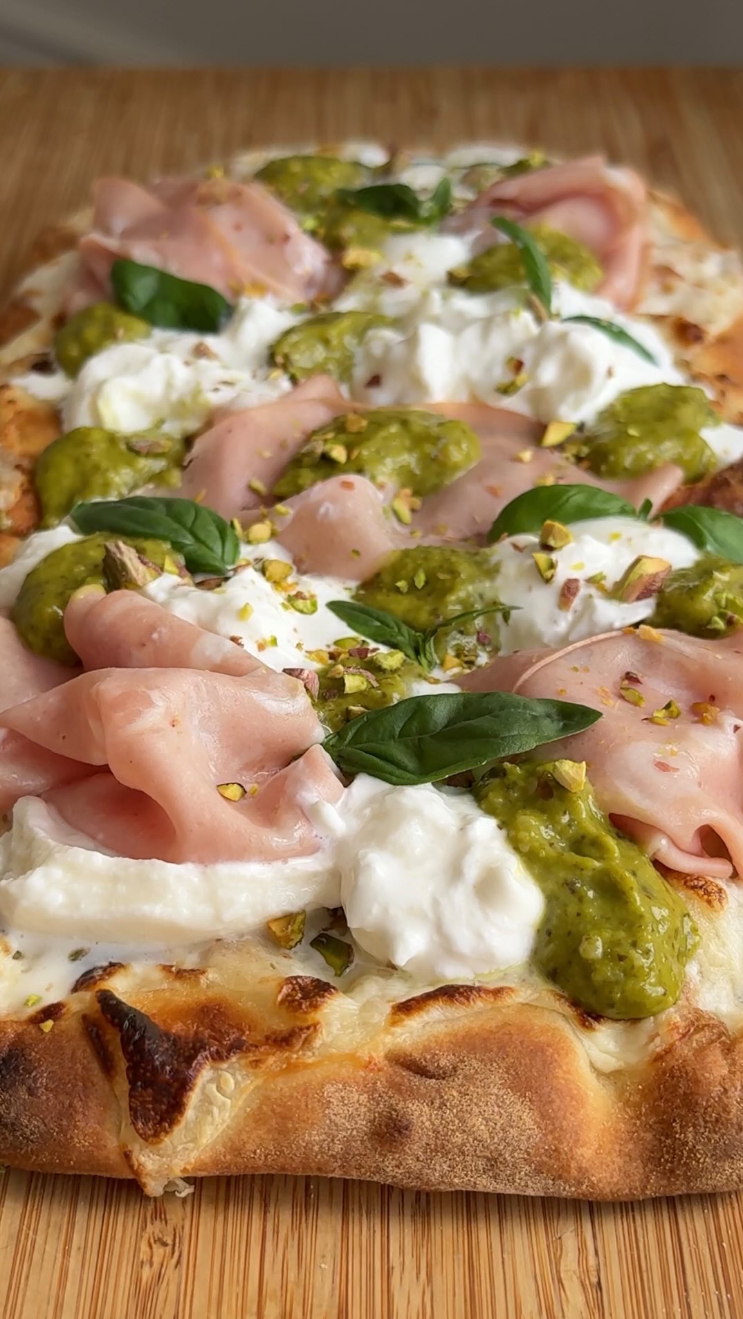 Instagram post by @totocuistot_ for Harrys. Caption reads: Toi aussi t’es un fan de Burrata et de mortadella....