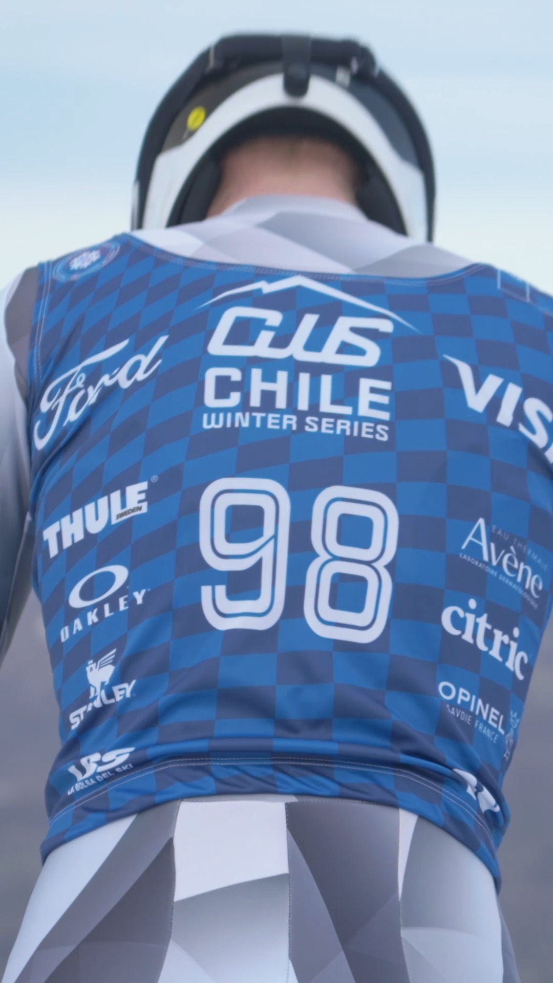 Instagram post by @chilenieve for Ford UK. Caption reads: Primera parada: El Colorado.

Así arrancó Chile....