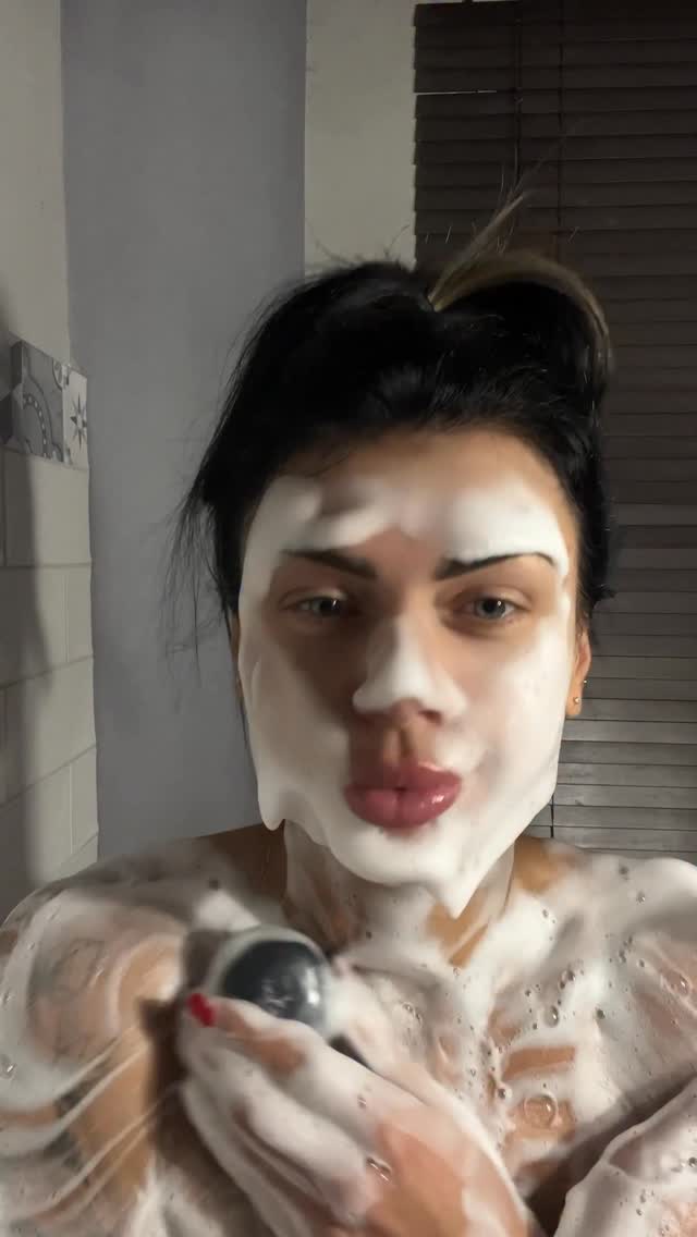 Instagram post by @polish_viking_tbs for The Beard Struggle. Caption reads: Who’s faster than me 🤣
@thebeardstruggle Skin....