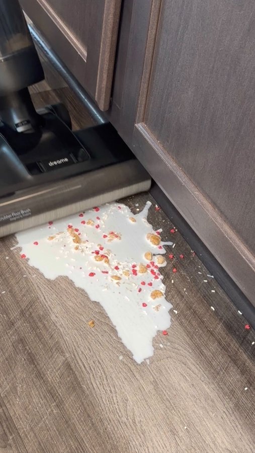 Instagram post by @kate_cleanhome for Dreame. Caption reads: Dreame H12 Pro — the cleaning partner that never....