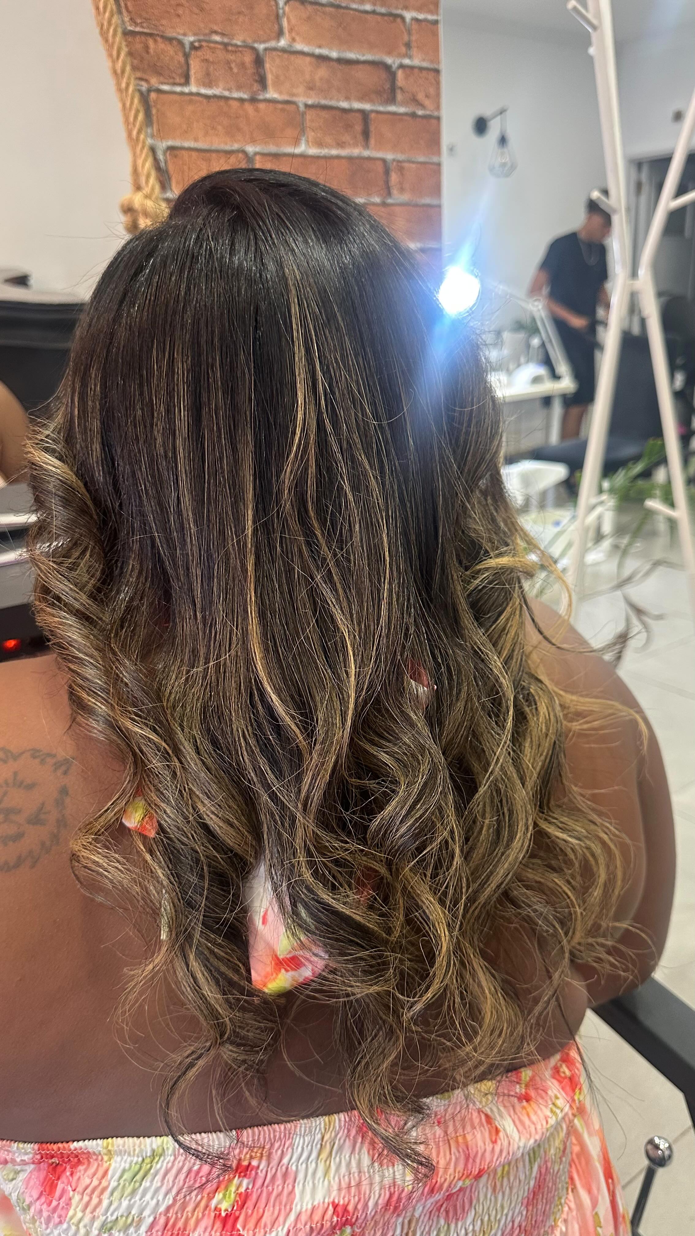 Instagram post by @novex.pt for Embelleze. Caption reads: Usem muito o cupão JEN20. 🥹 #publi.