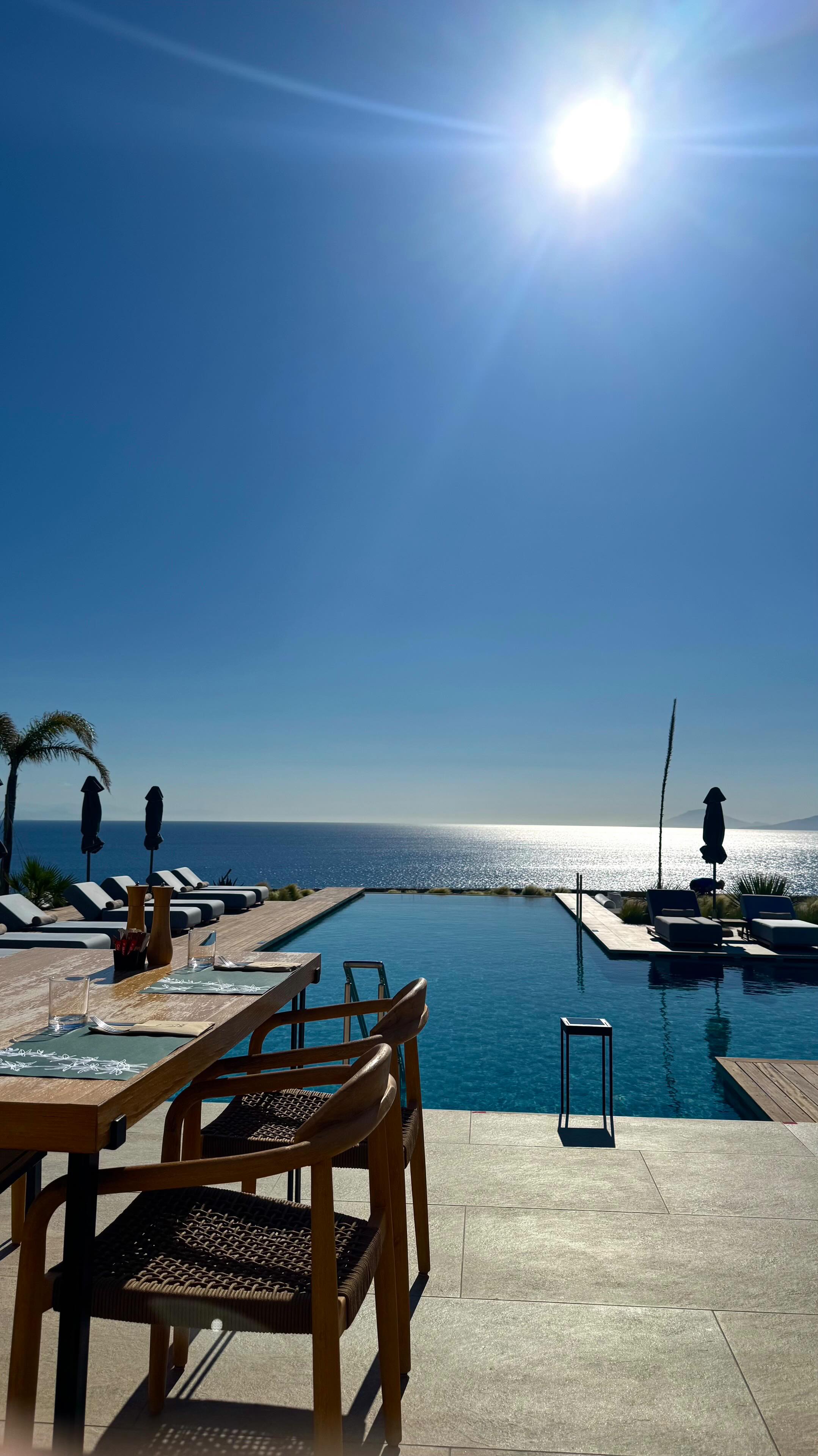 Instagram post by @meli_chtn for Cutethingscommin. Caption reads: unboxing @cutethingscommin 💖
•
•
•
#unboxing....