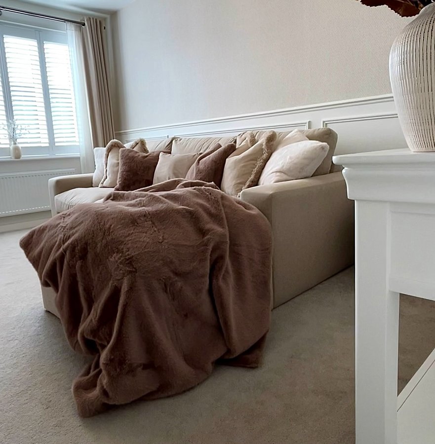 Instagram post by @wadleyhome for Soak & Sleep. Caption reads: Cosy season is here 🤎
@soakandsleep faux fur....