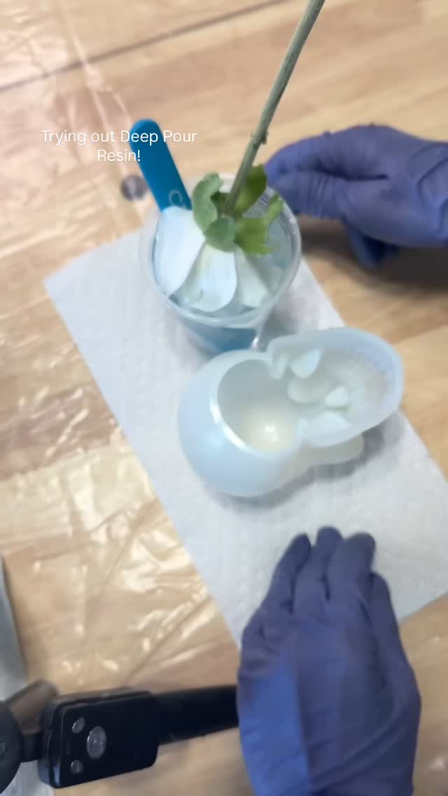 Instagram post by @poxy_princessbyalisha for Craft Resin. Caption reads: Yall know I don’t normally use deep pour but when....