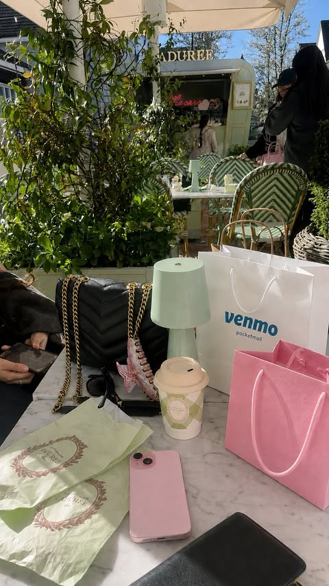 Instagram post by @angwitacho for Venmo. Caption reads: Venmo Pocket Mall is live with 2 days of [...].