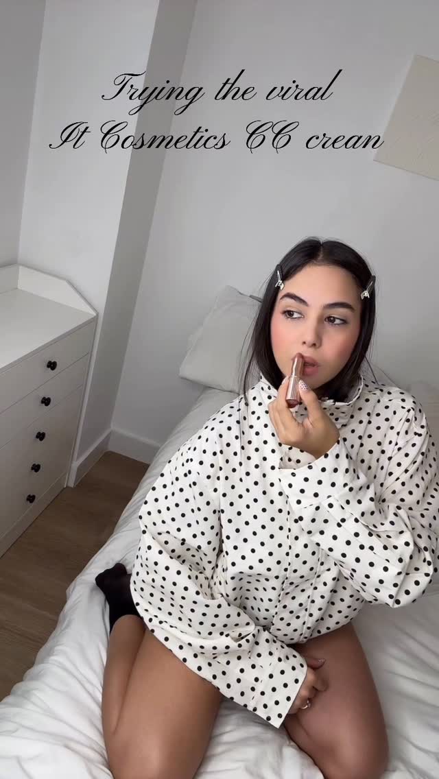 Instagram post by @kathy_havanaa for IT Cosmetics. Caption reads: Trying the viral IT Cosmetics CC Cream 

regalo de....