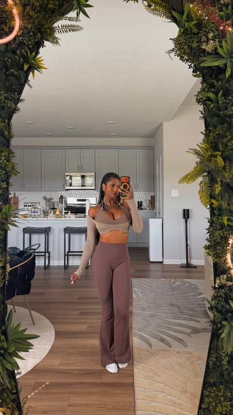 Instagram post by @morgsvstheworld for WISKII Active. Caption reads: [...] below✨ use code: “fn8hdv” 🤎 outfit:....