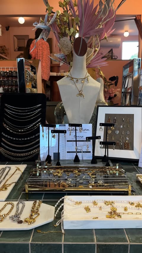 Instagram post by @marykleinch for upandarmed. Caption reads: [...] date idea: get matching rings at @upandarmed....