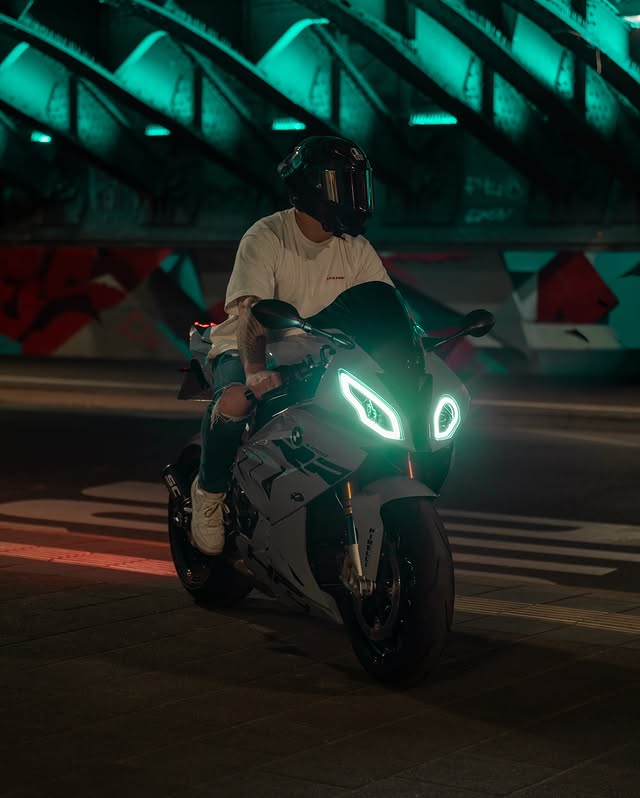 Instagram post by @mysquad_rr for Monster Fairings. Caption reads: [...] 🤝 @officialmonsterfairings 🤝....