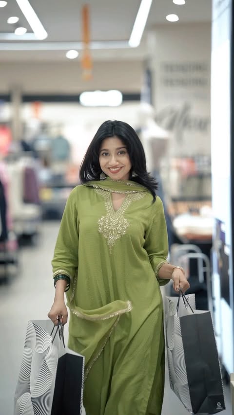 Instagram post by @sh.we.tha for Shoppers Stop. Caption reads: [...] Onam deserves a look to match, and Shoppers....
